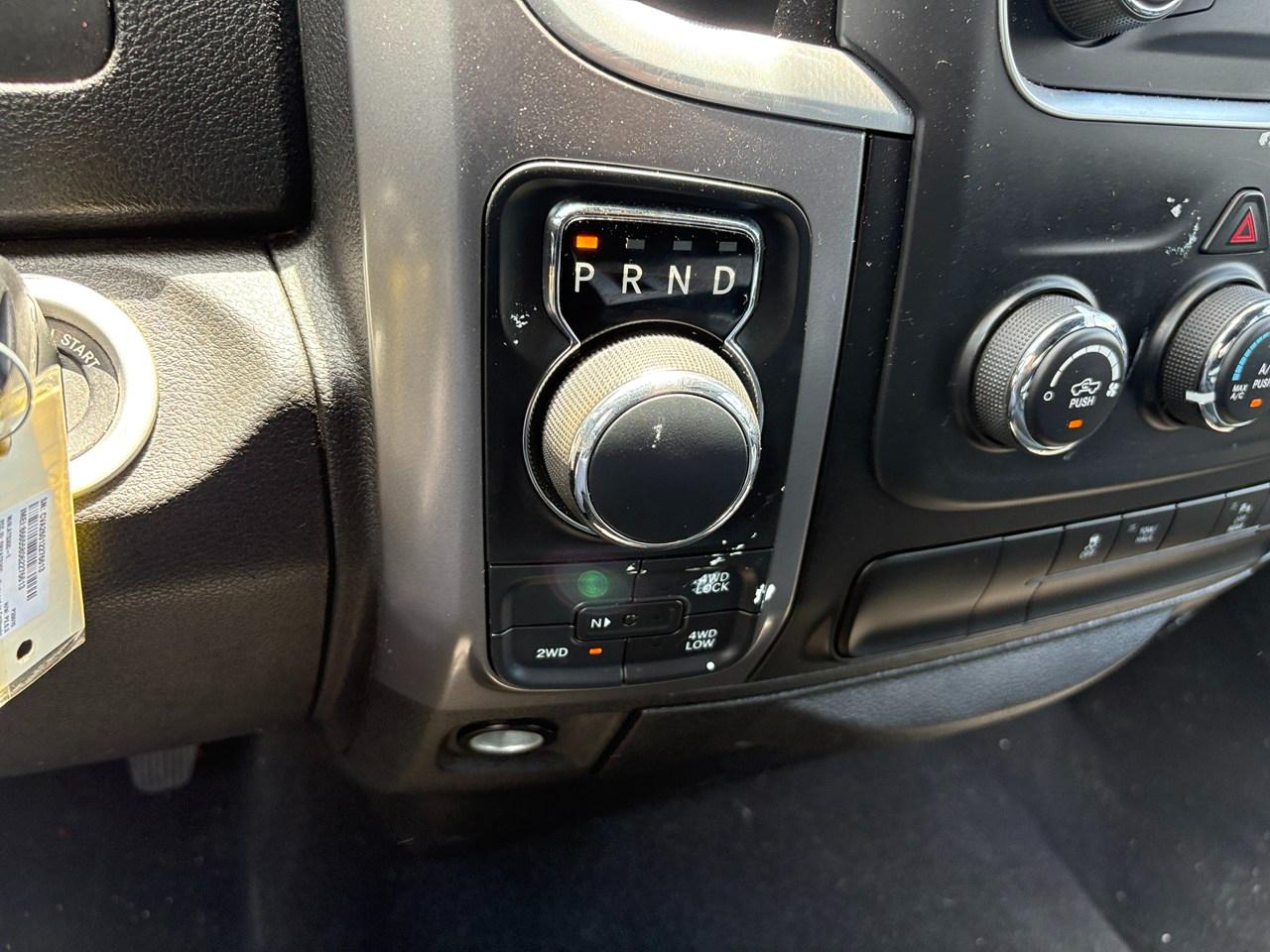 RAM 1500 Classic Tradesman Crew Cab SWB 4WD 2024