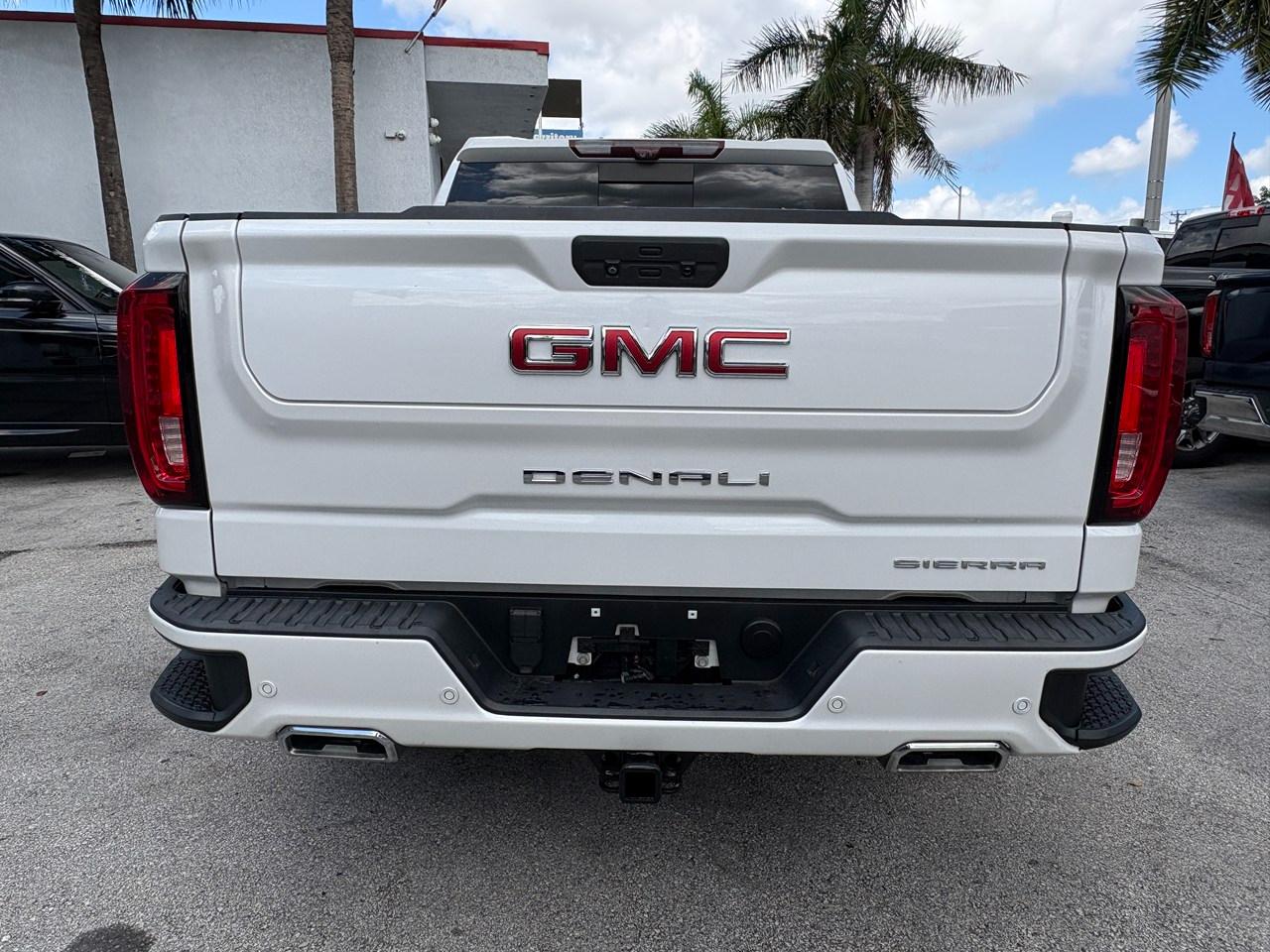 GMC Sierra 1500 Denali Crew Cab 2WD 2020