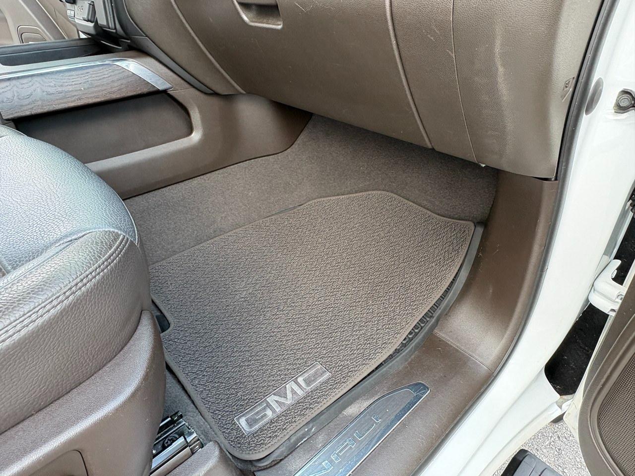 GMC Sierra 1500 Denali Crew Cab 2WD 2020