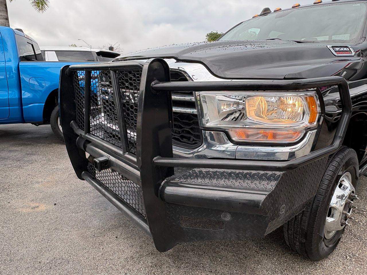 RAM 3500 Tradesman Crew Cab 4WD DRW 2024