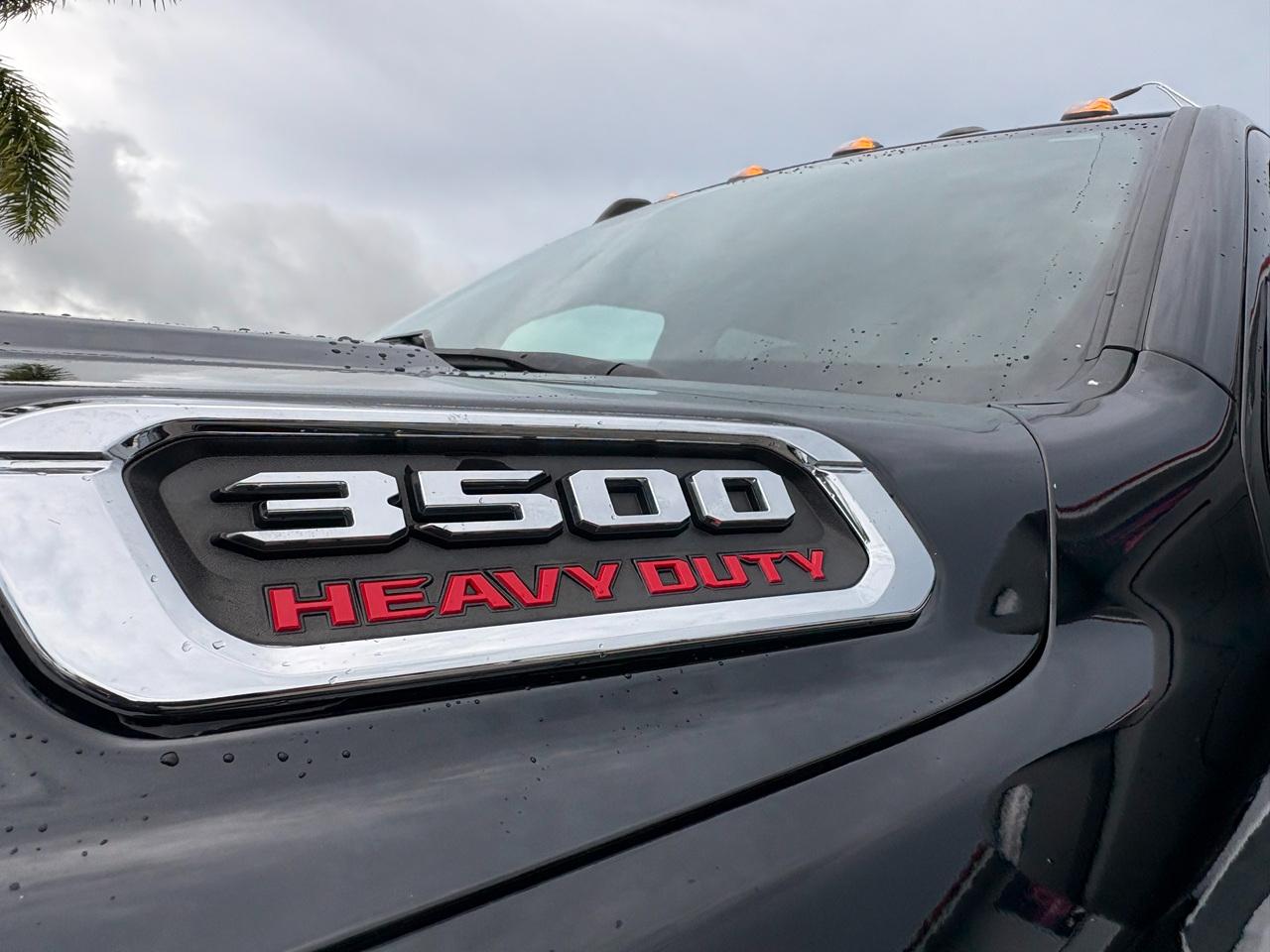 RAM 3500 Tradesman Crew Cab 4WD DRW 2024