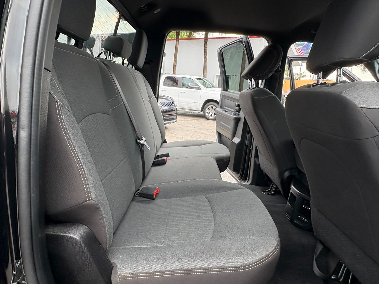RAM 3500 Tradesman Crew Cab 4WD DRW 2024