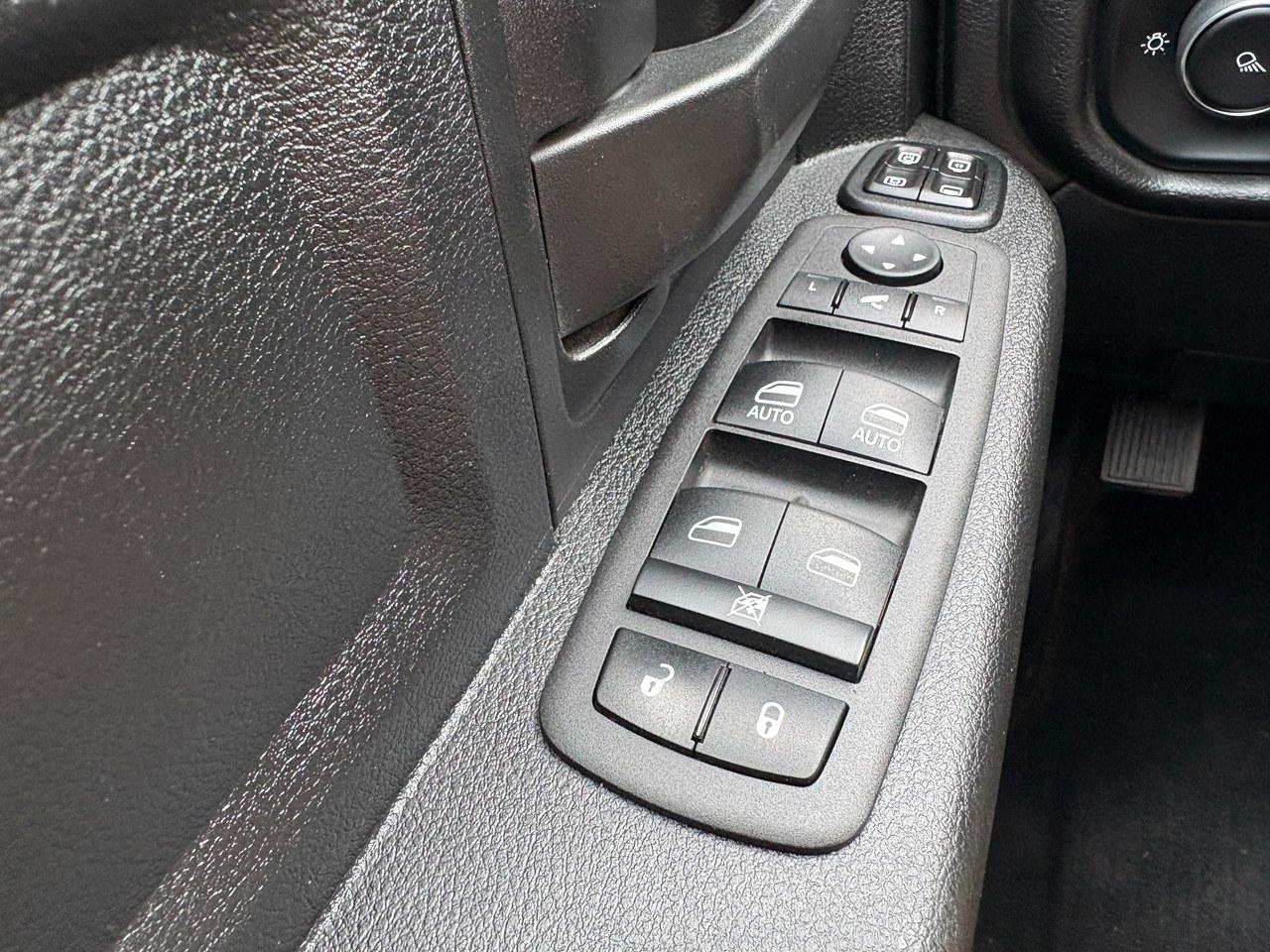RAM 3500 Tradesman Crew Cab 4WD DRW 2024