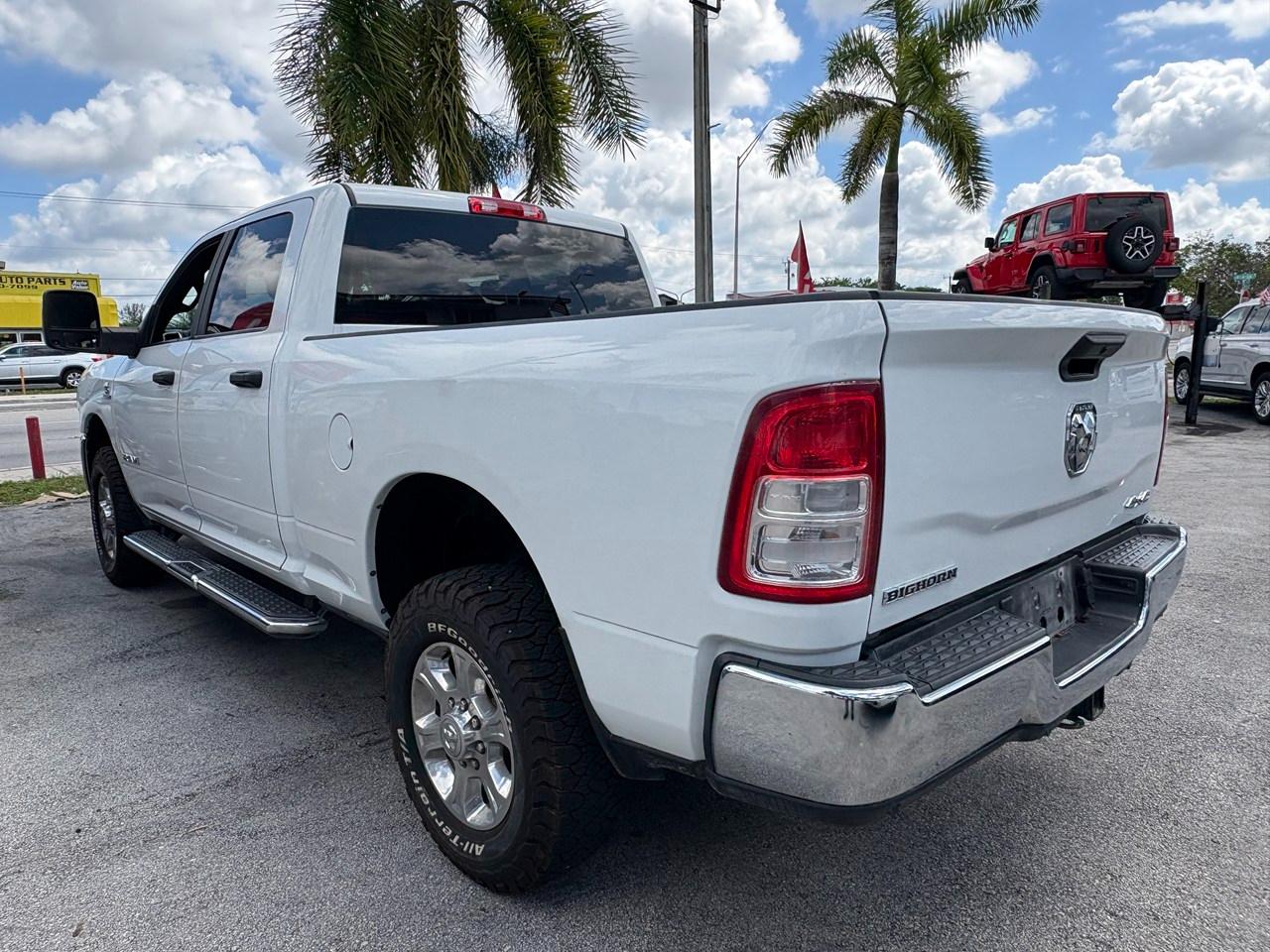 RAM 2500 Tradesman Crew Cab SWB 4WD 2023