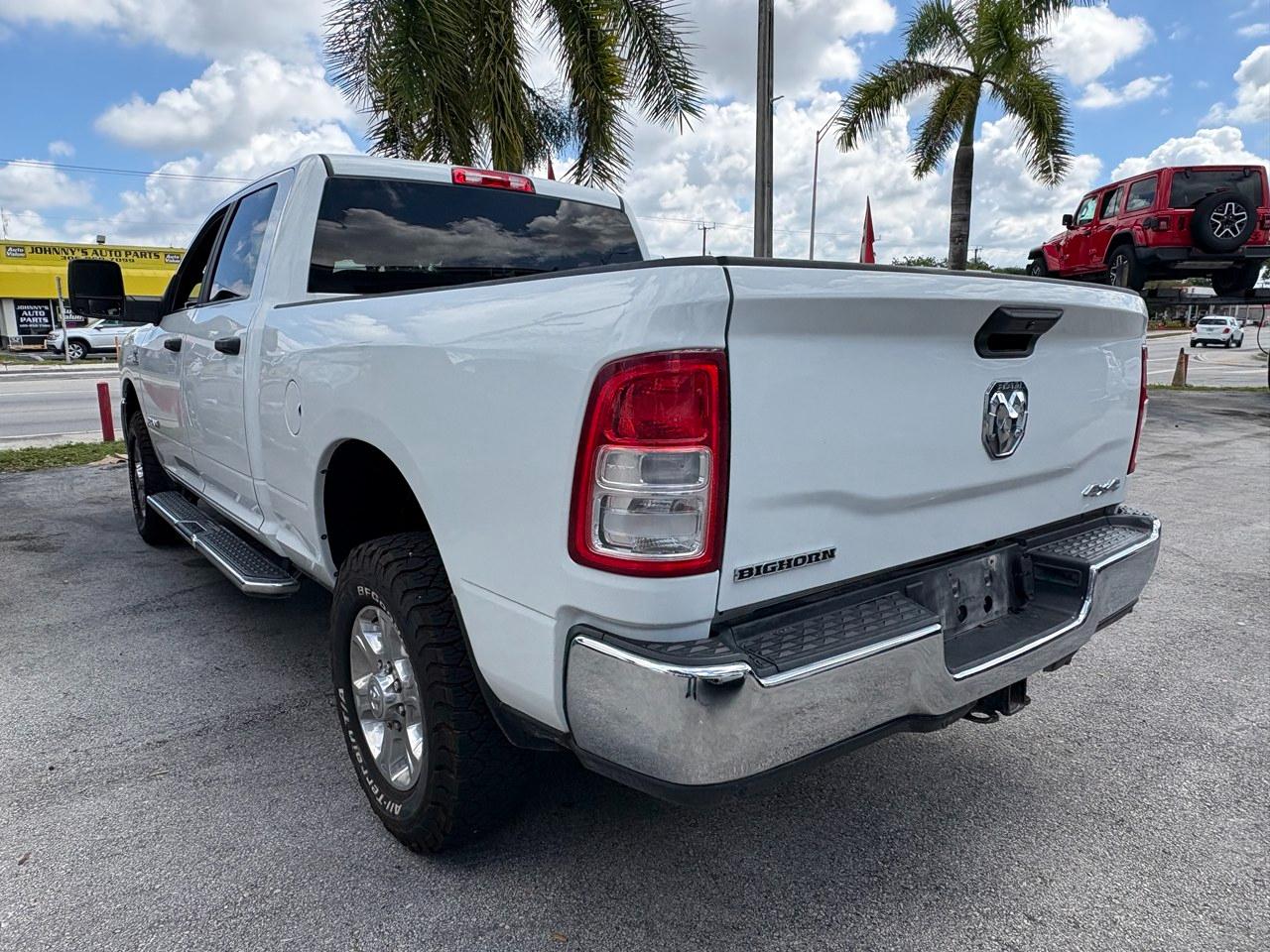 RAM 2500 Tradesman Crew Cab SWB 4WD 2023