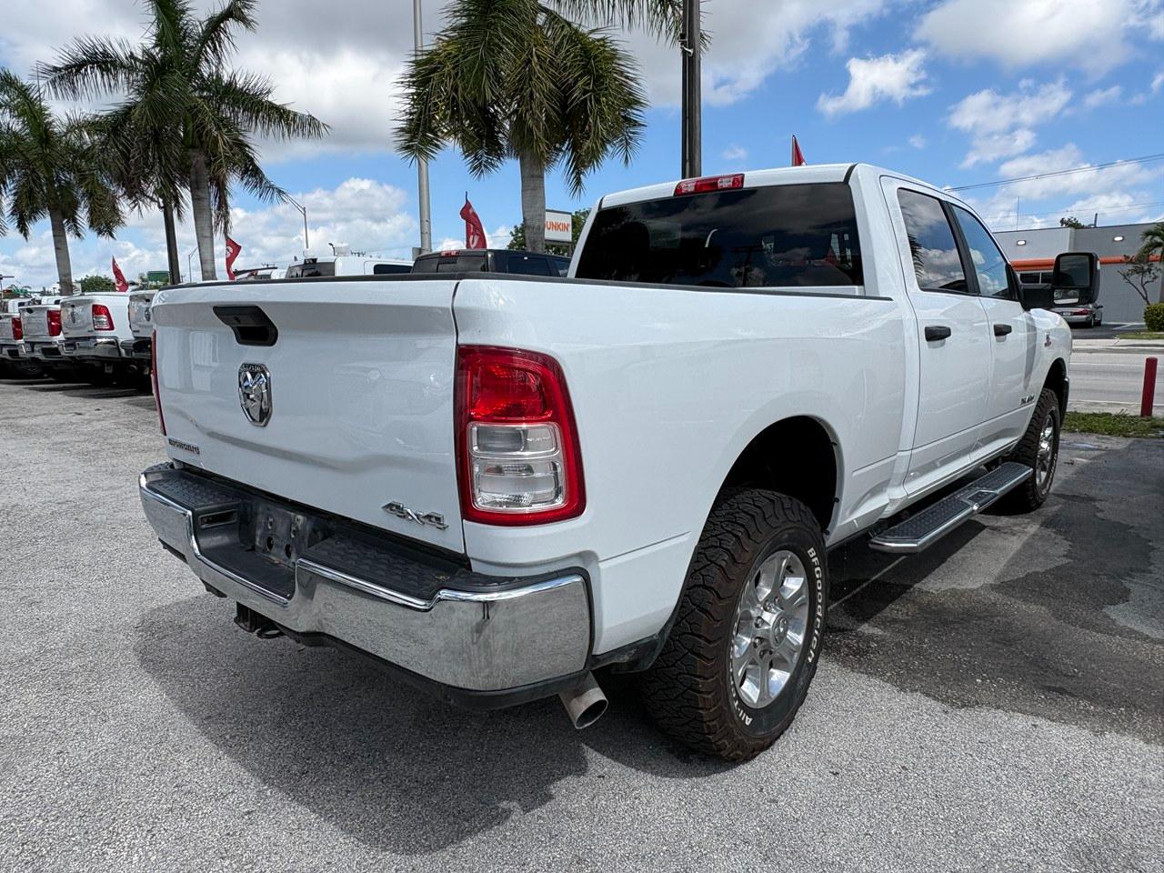 RAM 2500 Tradesman Crew Cab SWB 4WD 2023