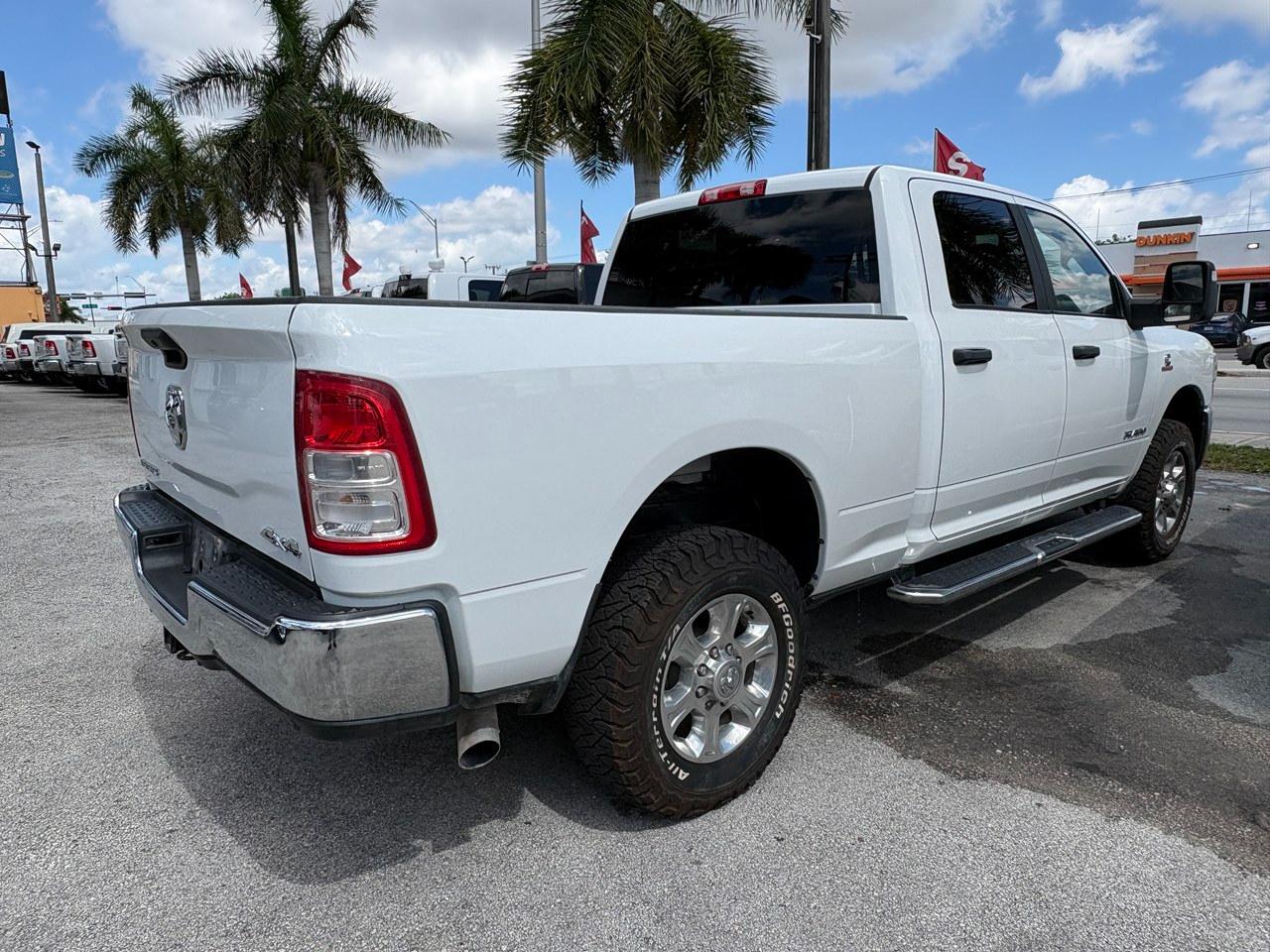 RAM 2500 Tradesman Crew Cab SWB 4WD 2023