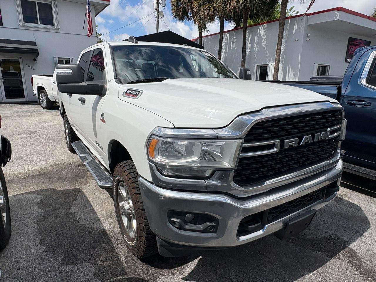 RAM 2500 Tradesman Crew Cab SWB 4WD 2023
