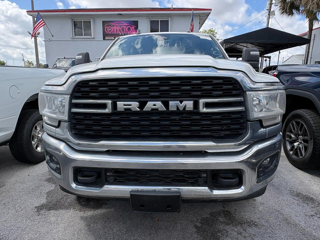 RAM 2500 Tradesman Crew Cab SWB 4WD 2023