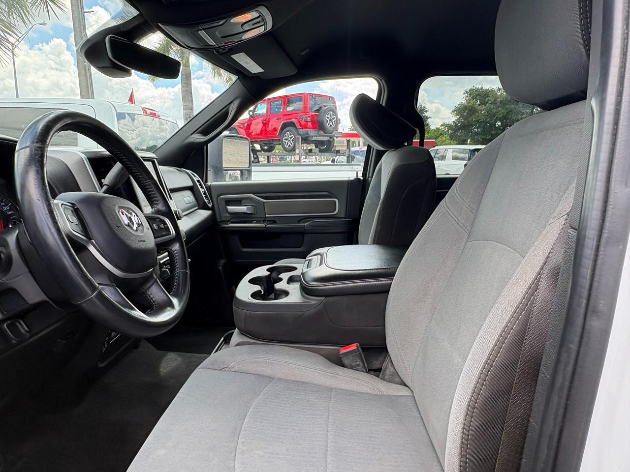 RAM 2500 Tradesman Crew Cab SWB 4WD 2023