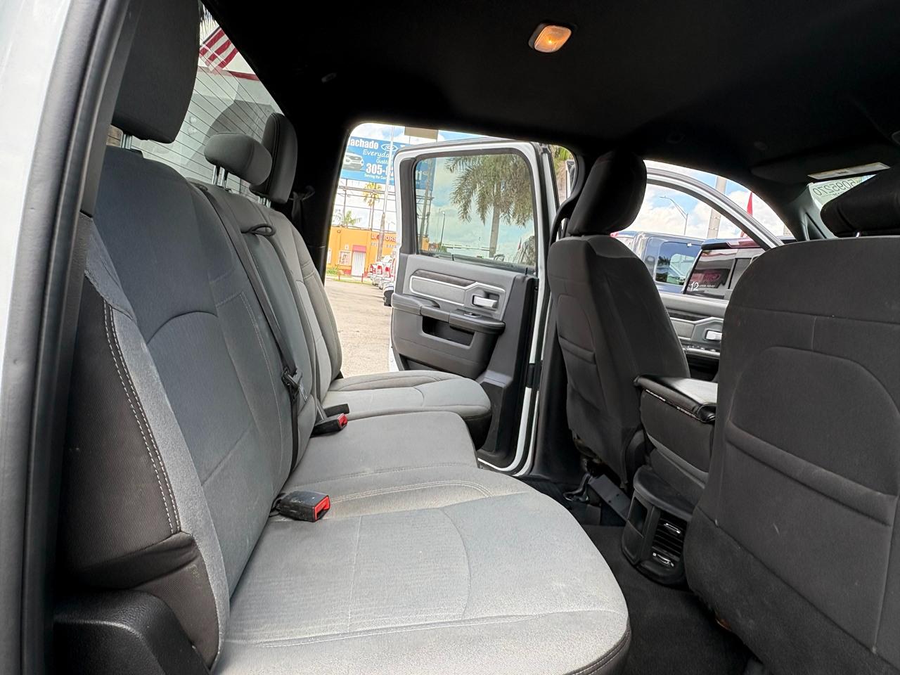 RAM 2500 Tradesman Crew Cab SWB 4WD 2023