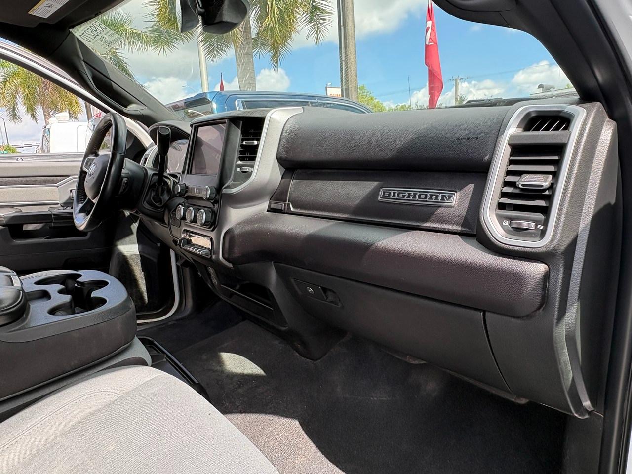 RAM 2500 Tradesman Crew Cab SWB 4WD 2023