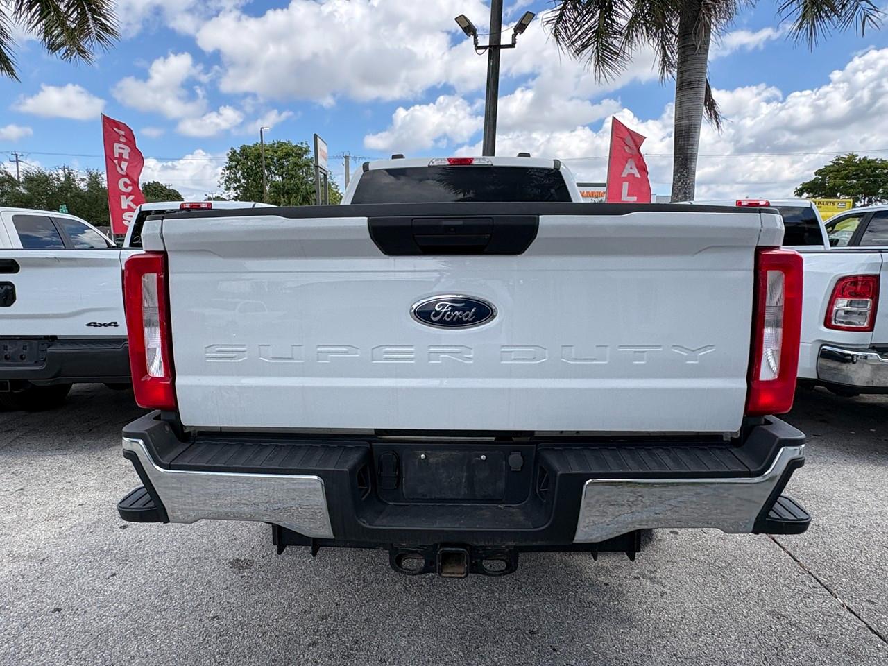 Ford F-250 SD XL Crew Cab 4WD 2024