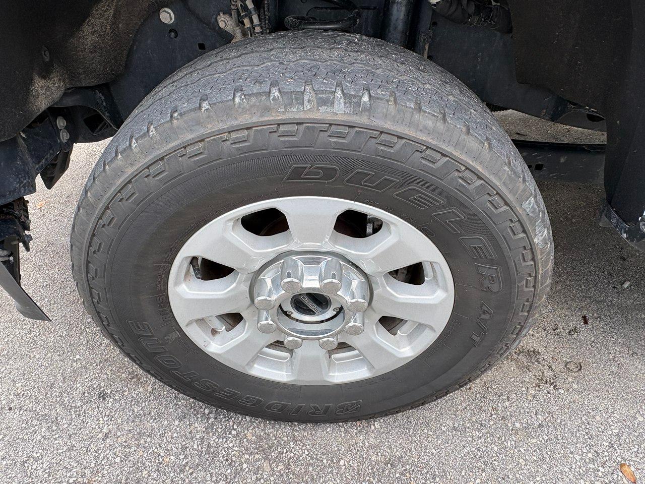 Ford F-250 SD XL Crew Cab 4WD 2024