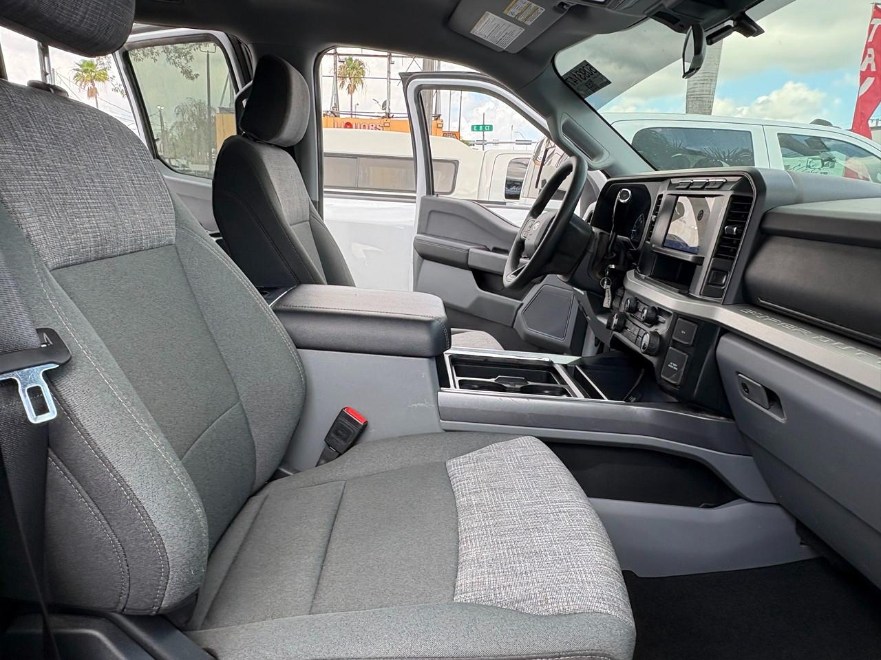 Ford F-250 SD XL Crew Cab 4WD 2024