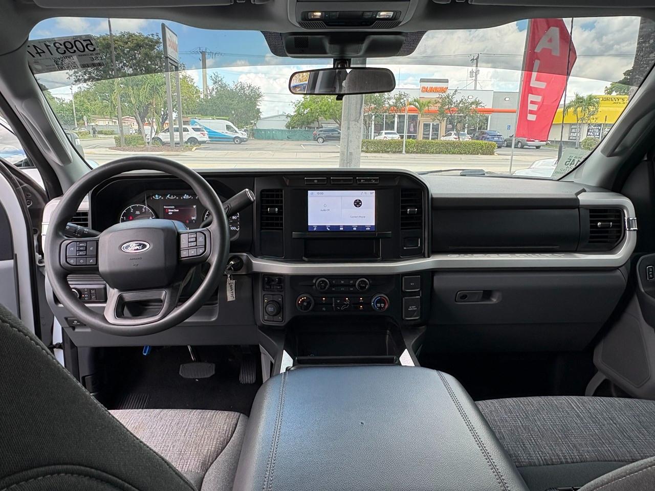 Ford F-250 SD XL Crew Cab 4WD 2024