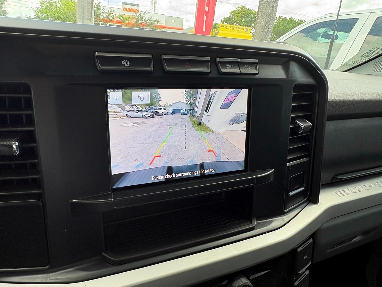 Ford F-250 SD XL Crew Cab 4WD 2024