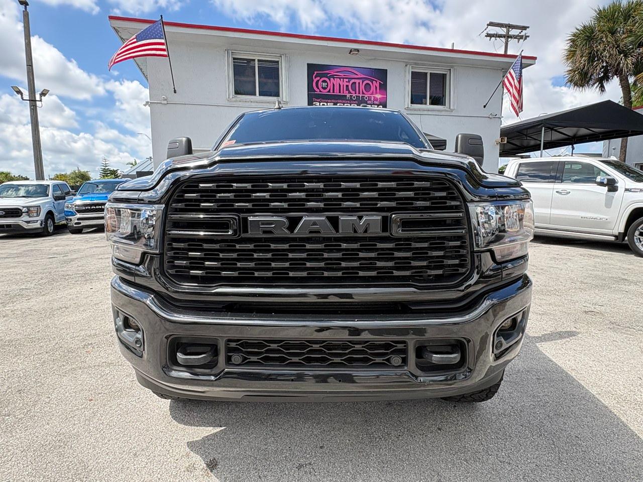 RAM 2500 Tradesman Crew Cab SWB 4WD 2024