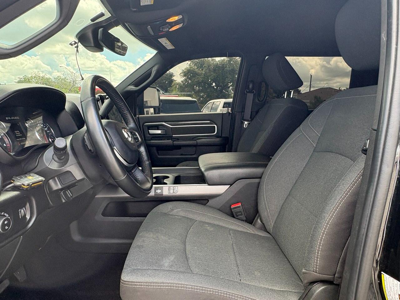 RAM 2500 Tradesman Crew Cab SWB 4WD 2024
