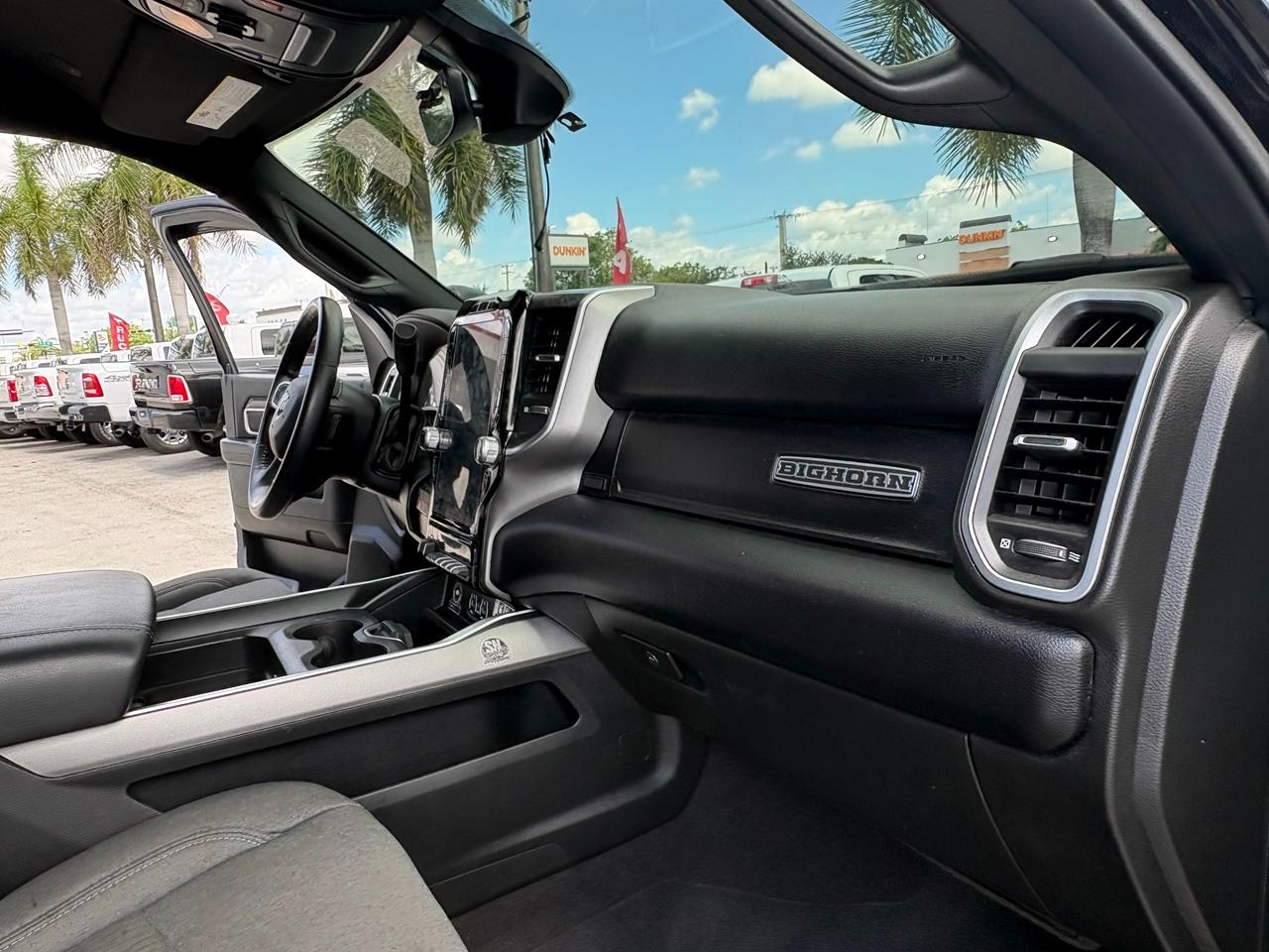 RAM 2500 Tradesman Crew Cab SWB 4WD 2024
