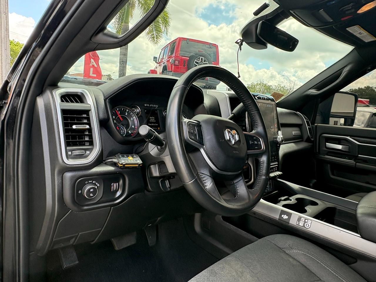 RAM 2500 Tradesman Crew Cab SWB 4WD 2024