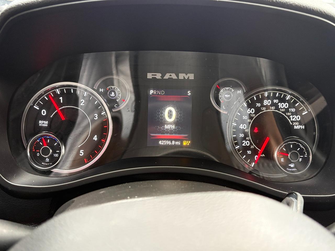RAM 2500 Tradesman Crew Cab SWB 4WD 2024