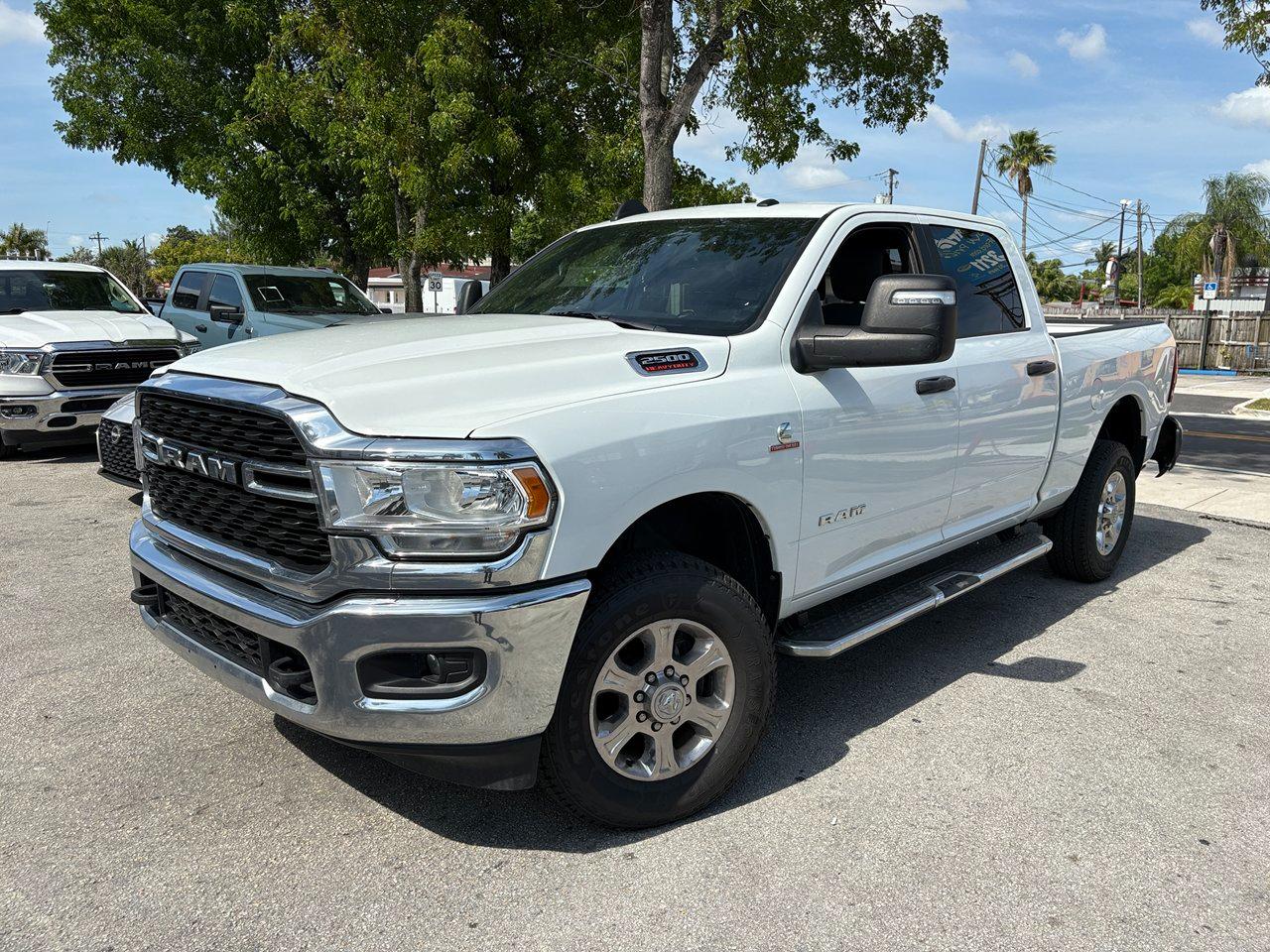 RAM 2500 Tradesman Crew Cab SWB 4WD 2024