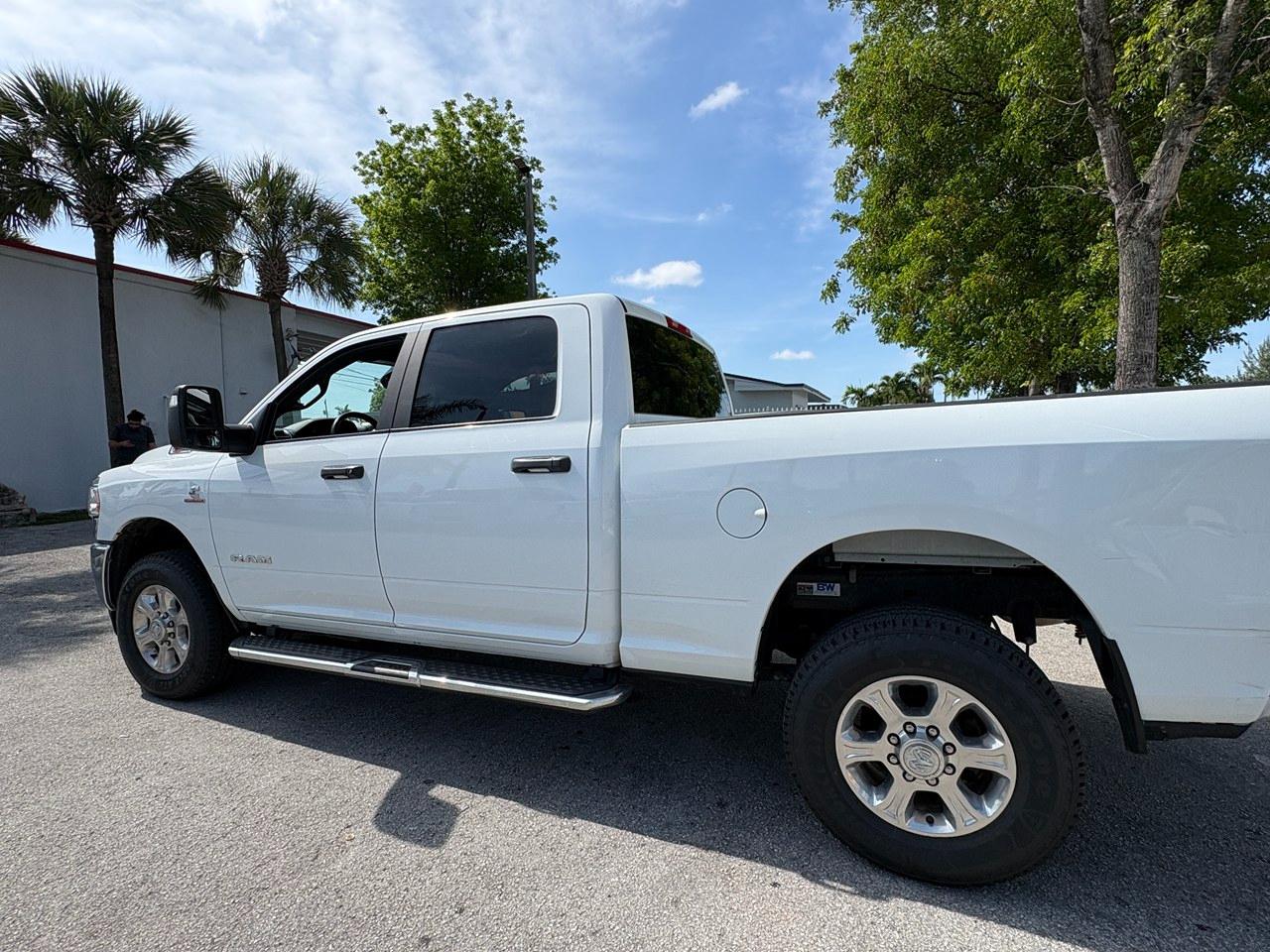 RAM 2500 Tradesman Crew Cab SWB 4WD 2024