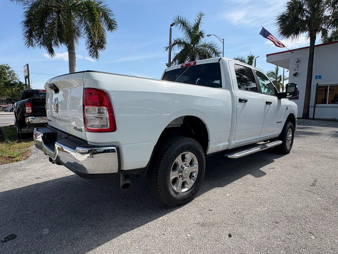 RAM 2500 Tradesman Crew Cab SWB 4WD 2024