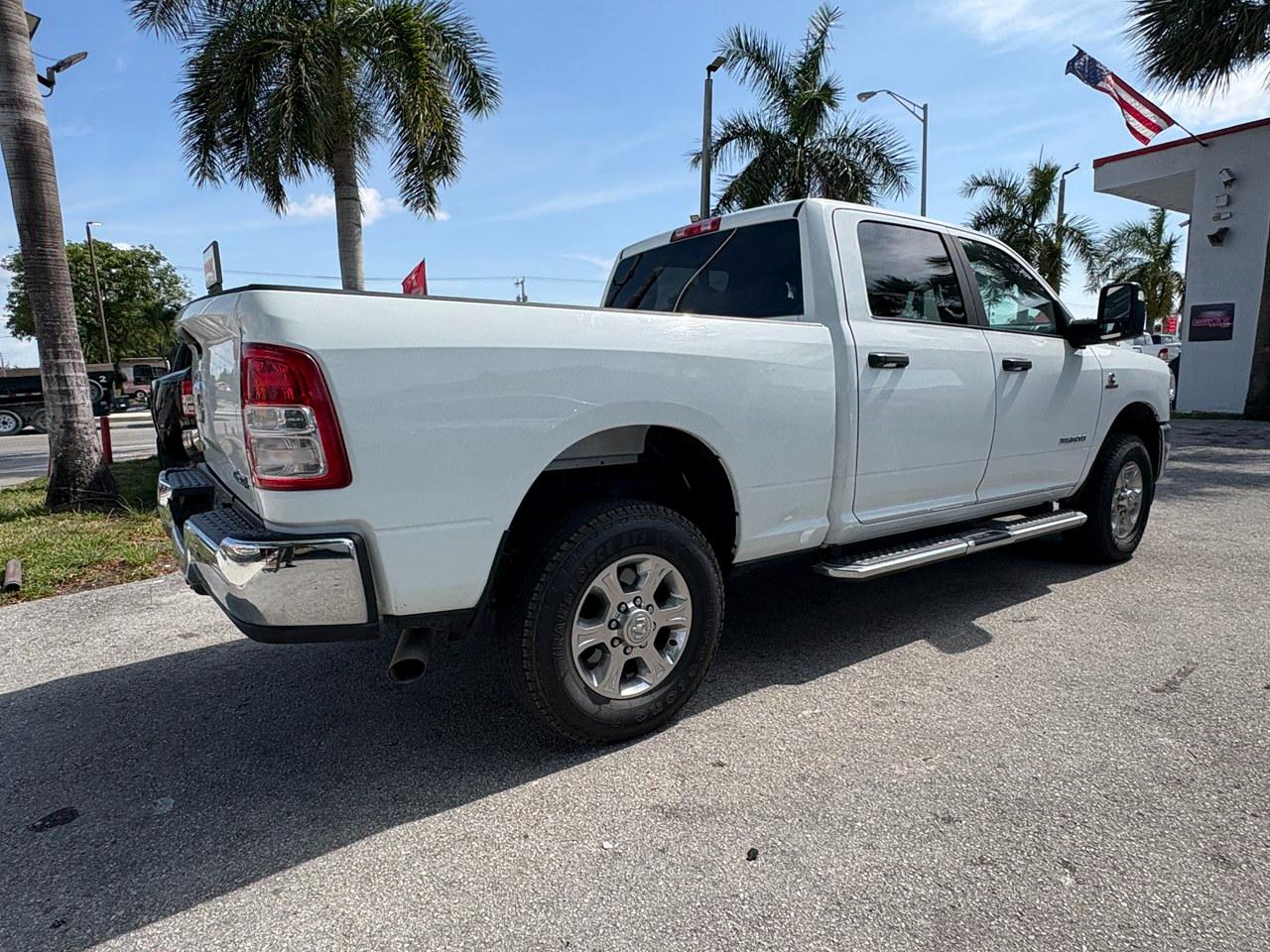 RAM 2500 Tradesman Crew Cab SWB 4WD 2024