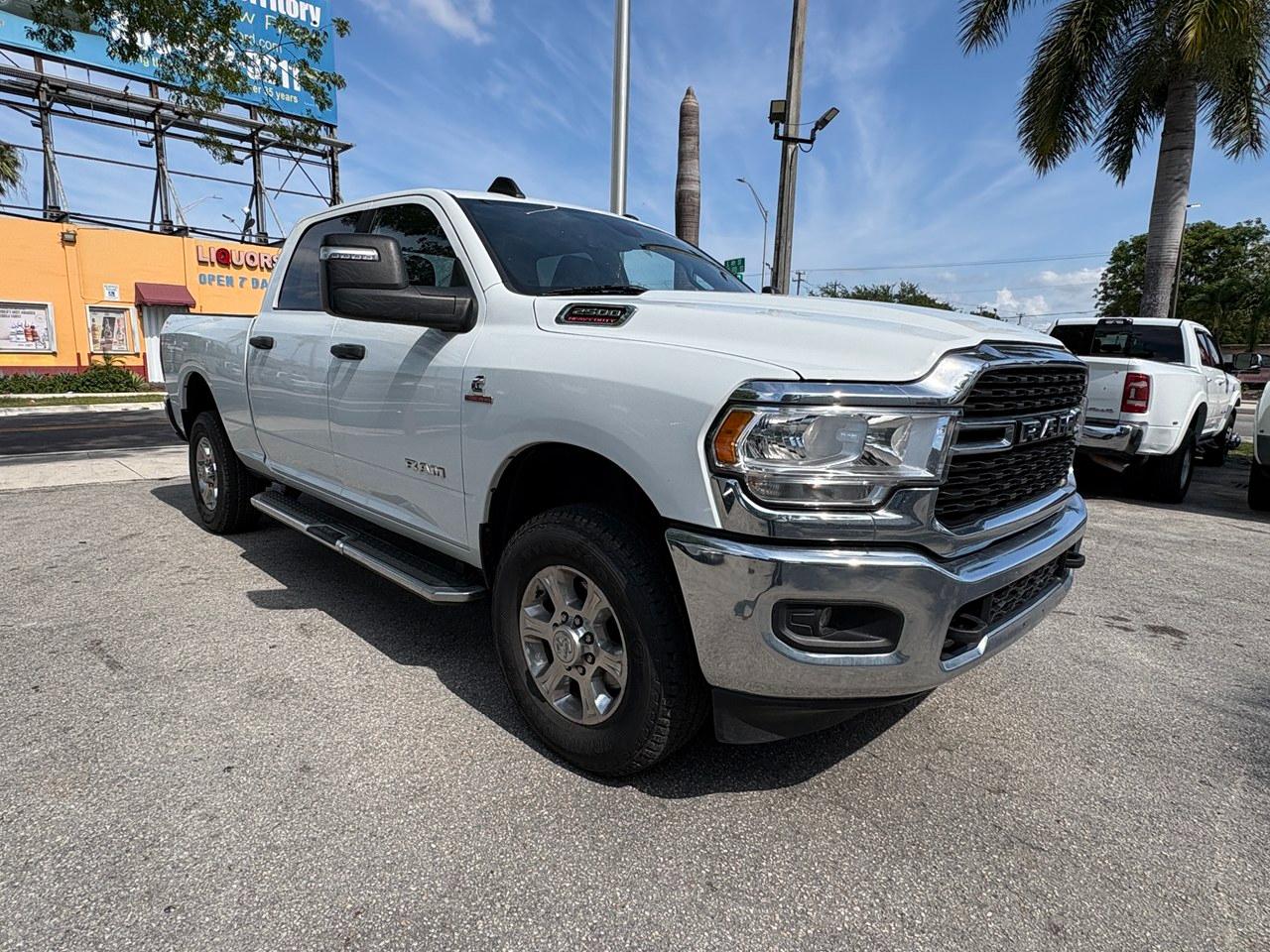 RAM 2500 Tradesman Crew Cab SWB 4WD 2024