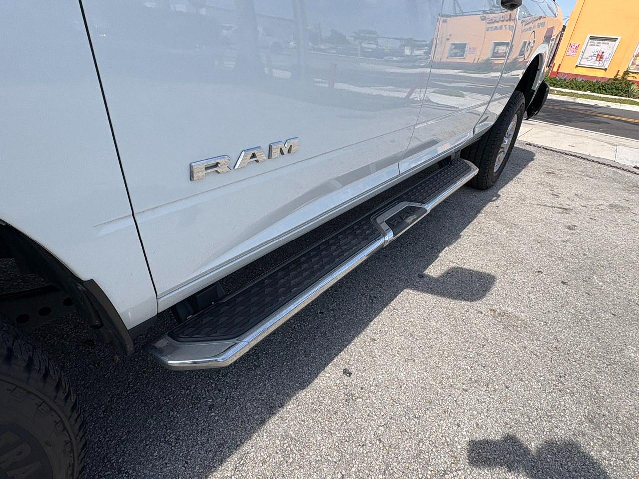 RAM 2500 Tradesman Crew Cab SWB 4WD 2024
