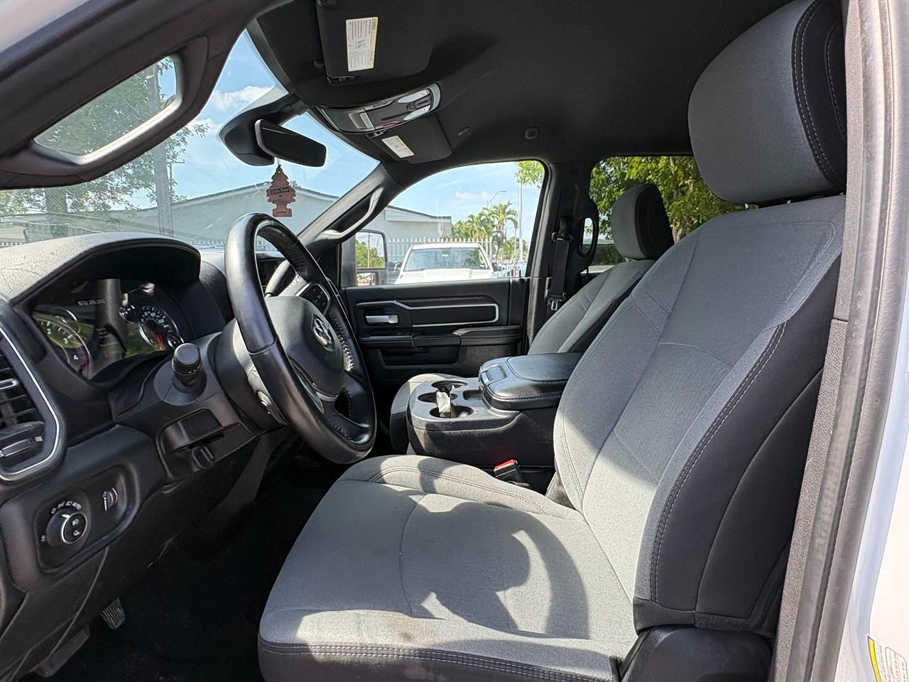 RAM 2500 Tradesman Crew Cab SWB 4WD 2024