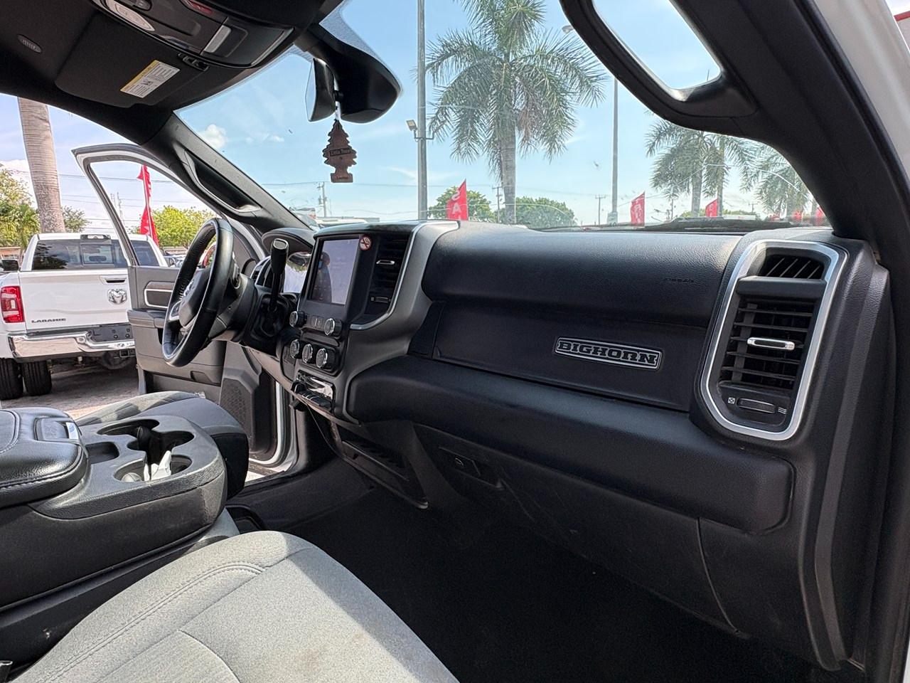 RAM 2500 Tradesman Crew Cab SWB 4WD 2024