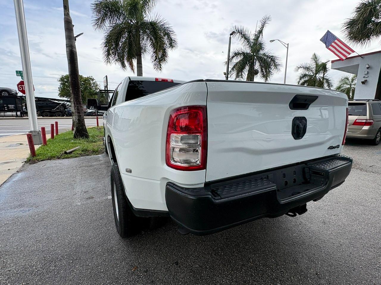 RAM 3500 Tradesman Crew Cab 4WD DRW 2024