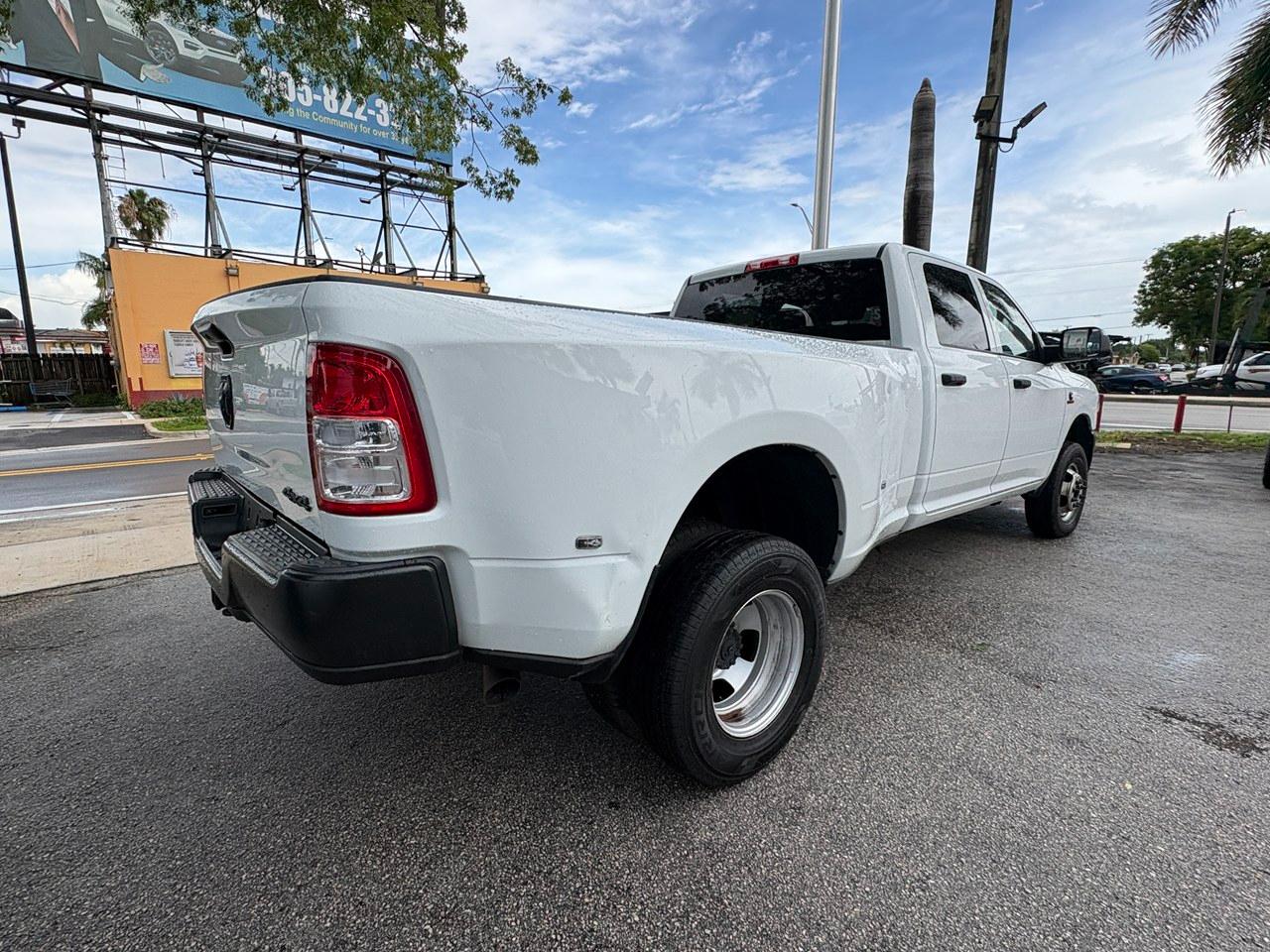 RAM 3500 Tradesman Crew Cab 4WD DRW 2024