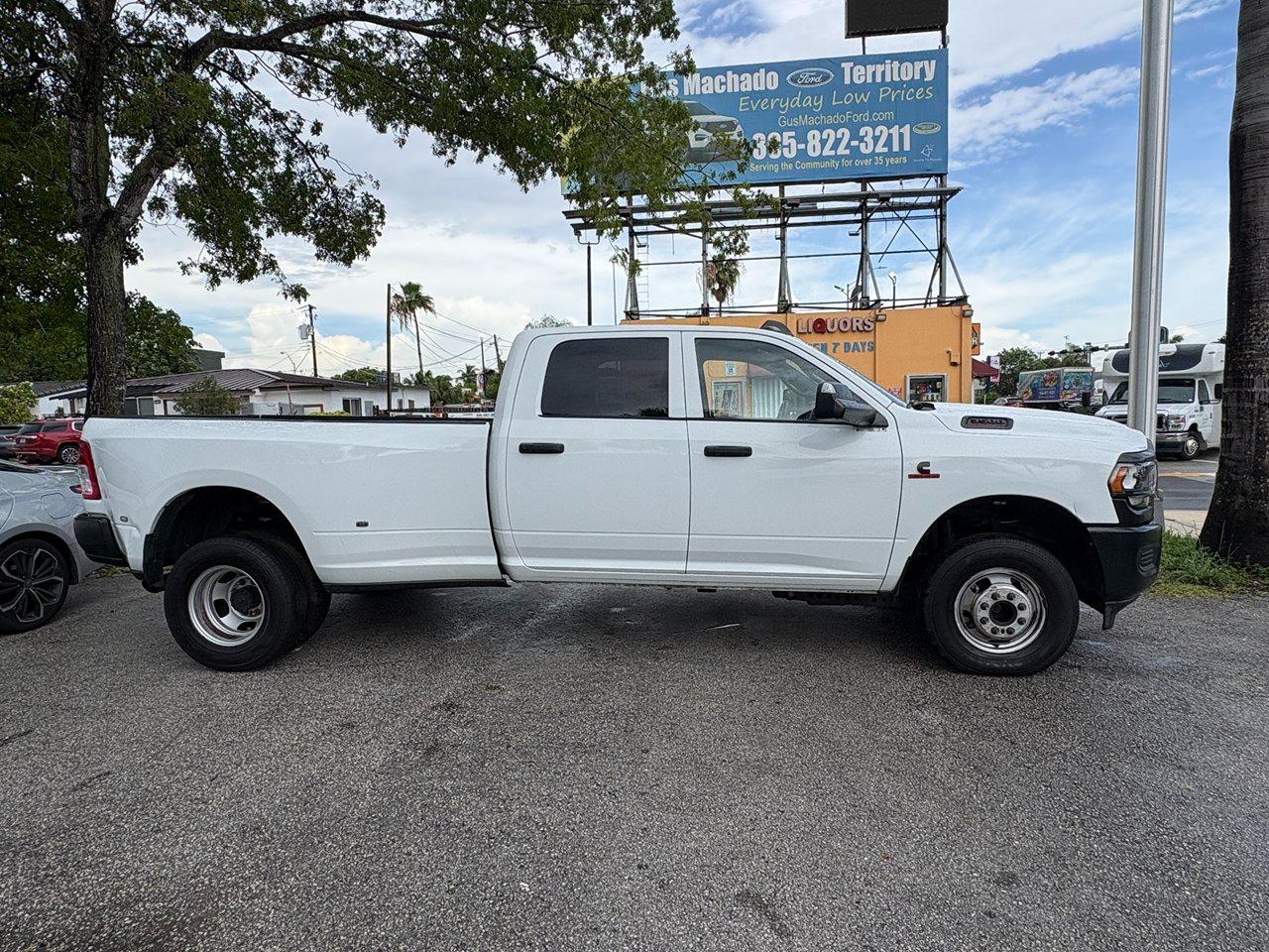 RAM 3500 Tradesman Crew Cab 4WD DRW 2024