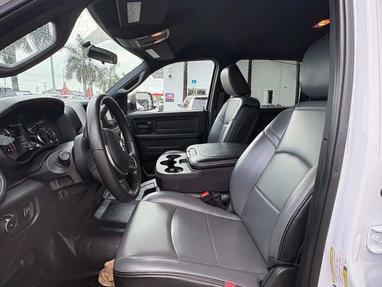 RAM 3500 Tradesman Crew Cab 4WD DRW 2024