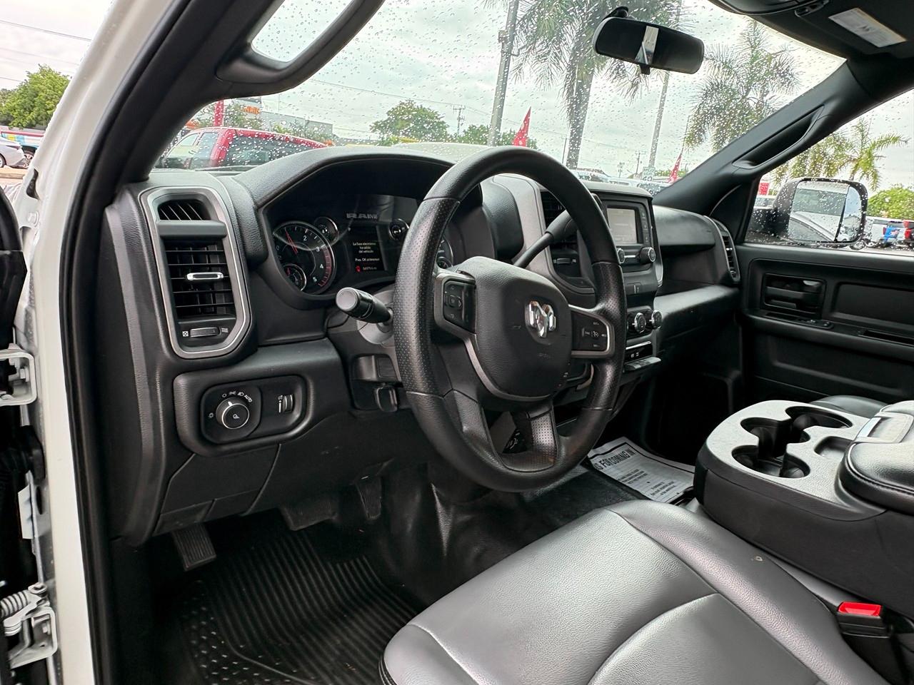 RAM 3500 Tradesman Crew Cab 4WD DRW 2024