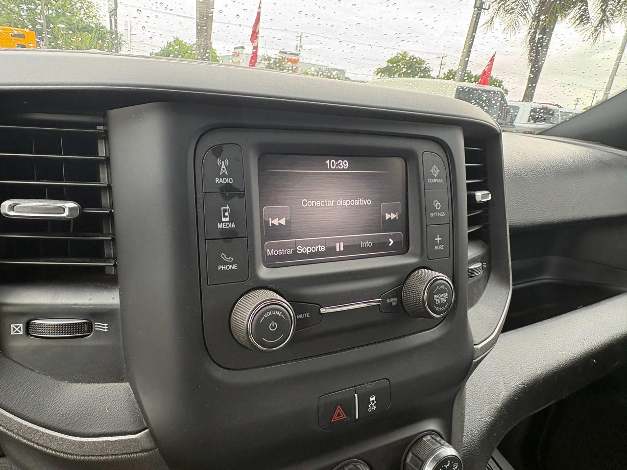 RAM 3500 Tradesman Crew Cab 4WD DRW 2024