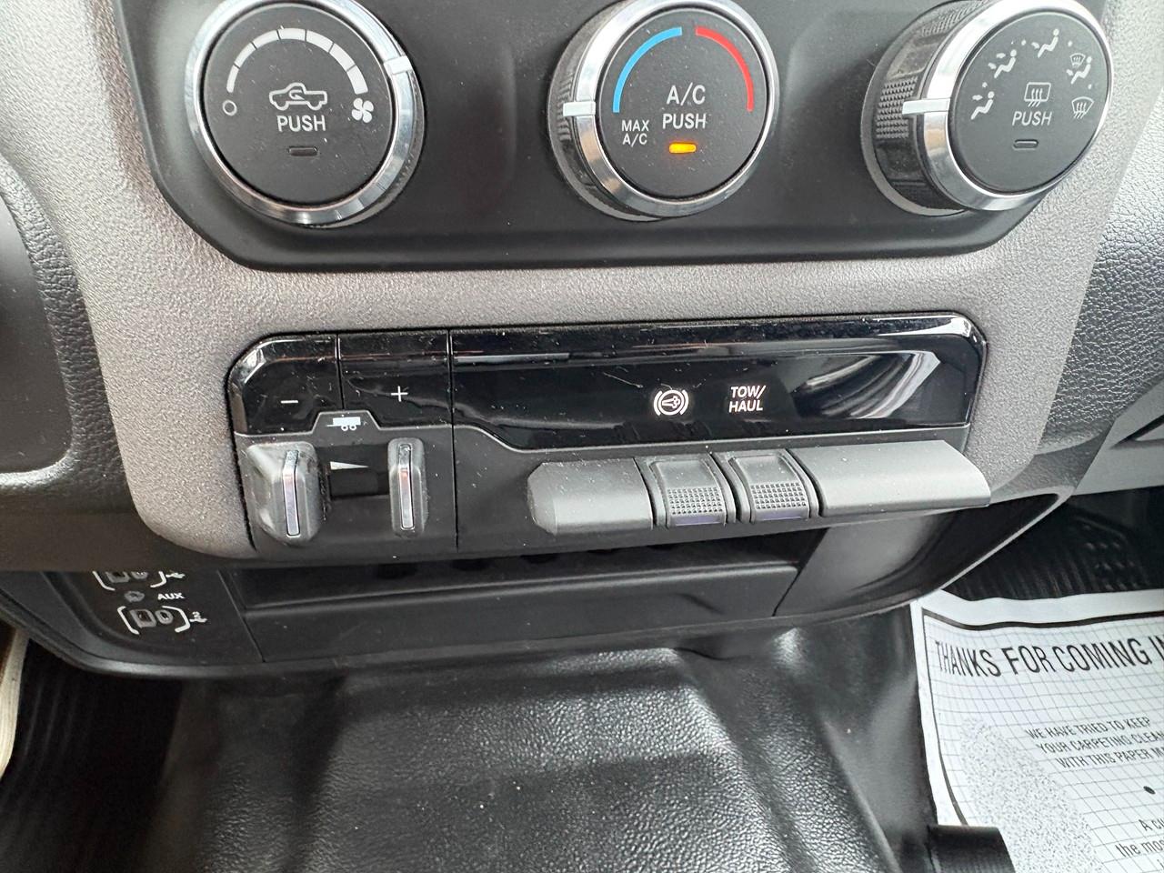 RAM 3500 Tradesman Crew Cab 4WD DRW 2024