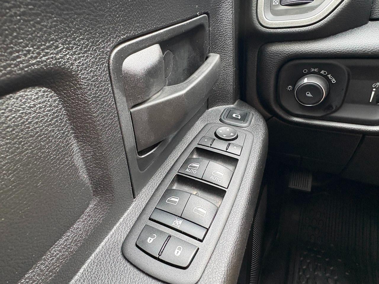 RAM 3500 Tradesman Crew Cab 4WD DRW 2024