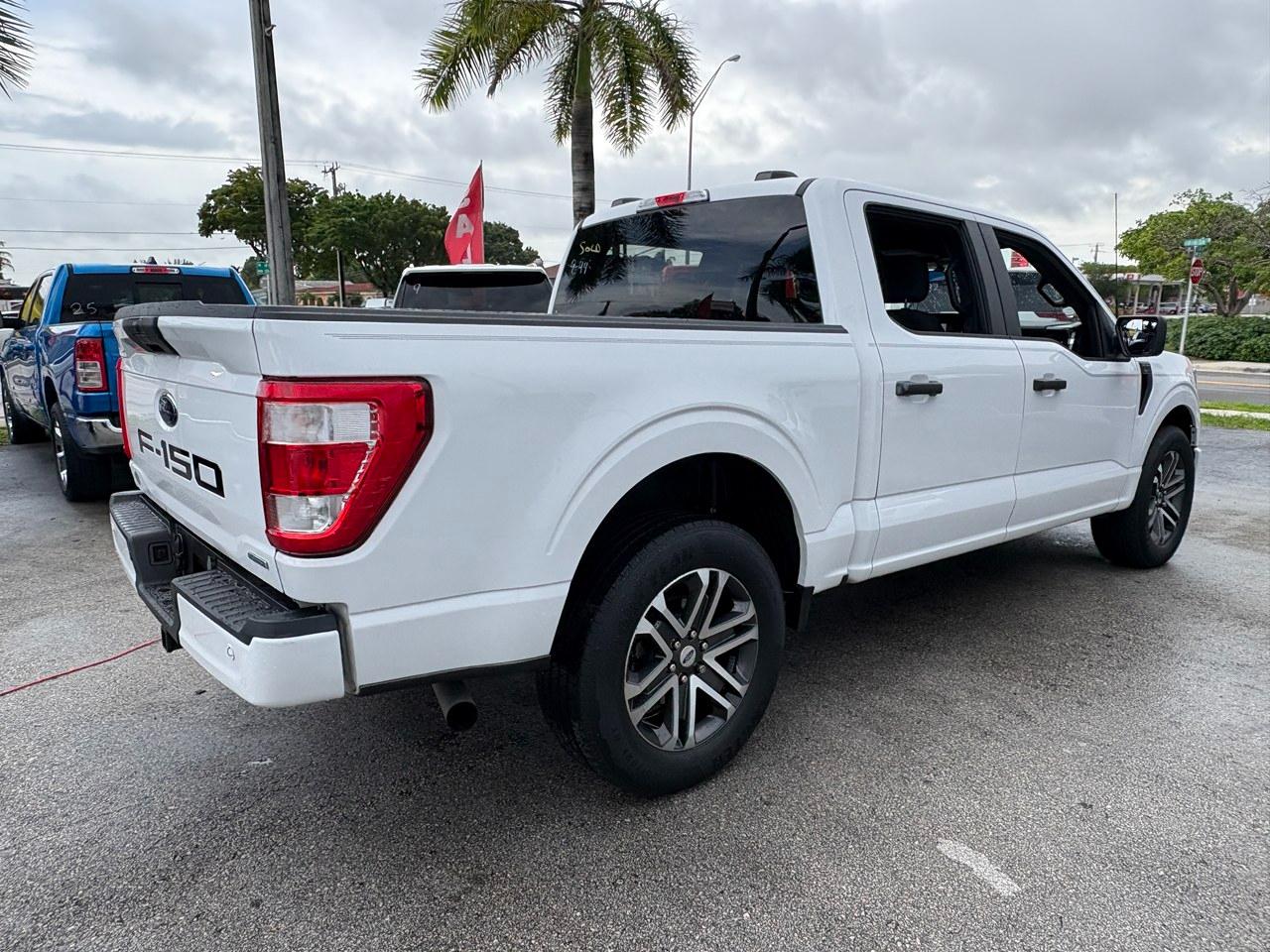Ford F-150 Lariat SuperCrew 5.5-ft. Bed 2WD 2023