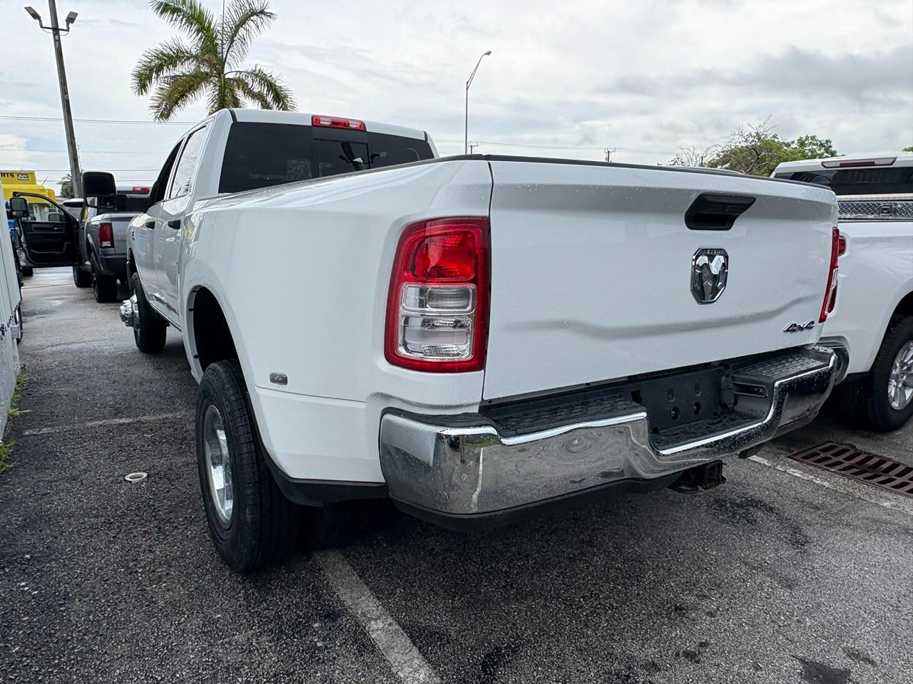 RAM 3500 Tradesman Crew Cab 4WD DRW 2024