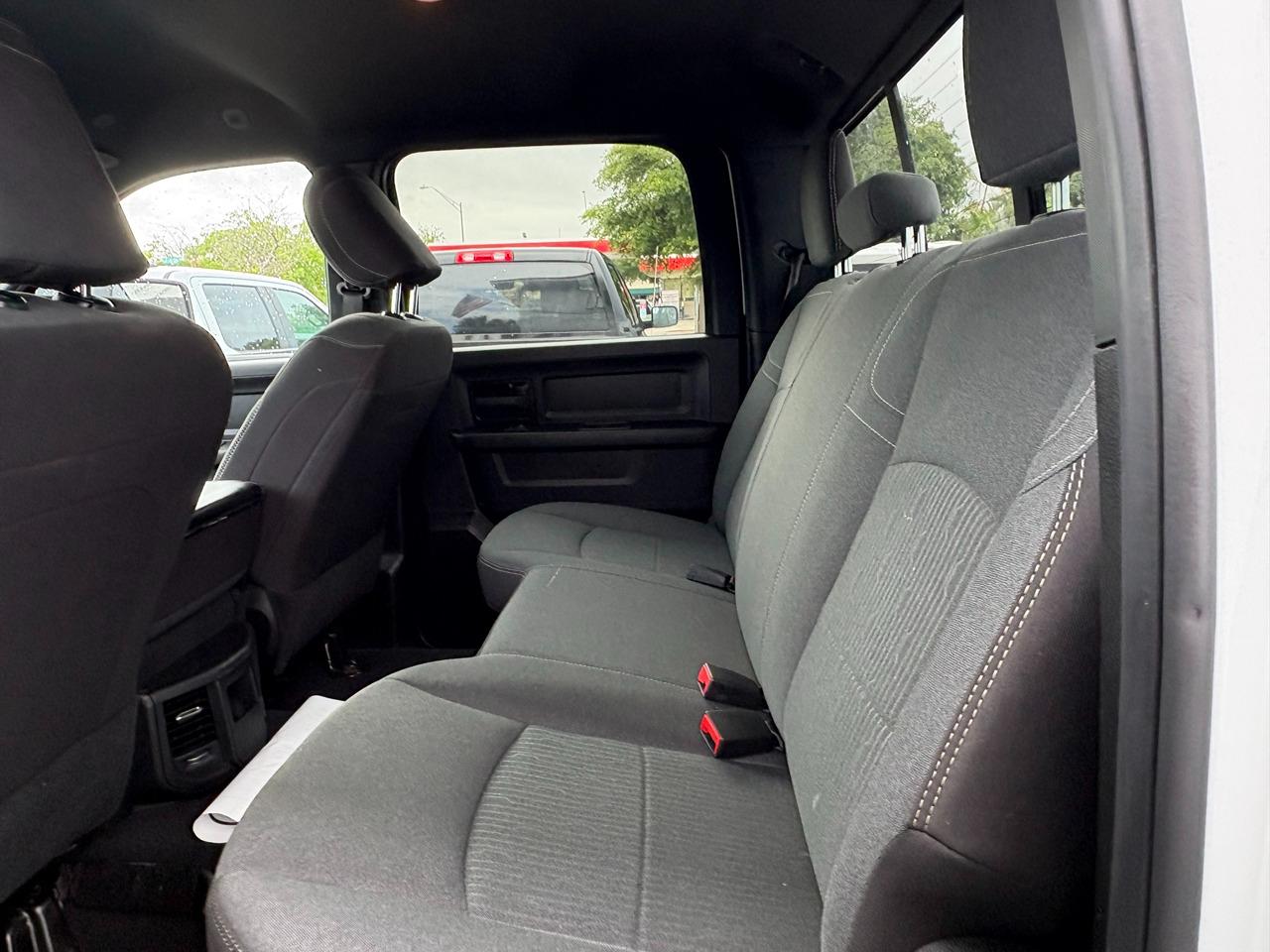 RAM 3500 Tradesman Crew Cab 4WD DRW 2024