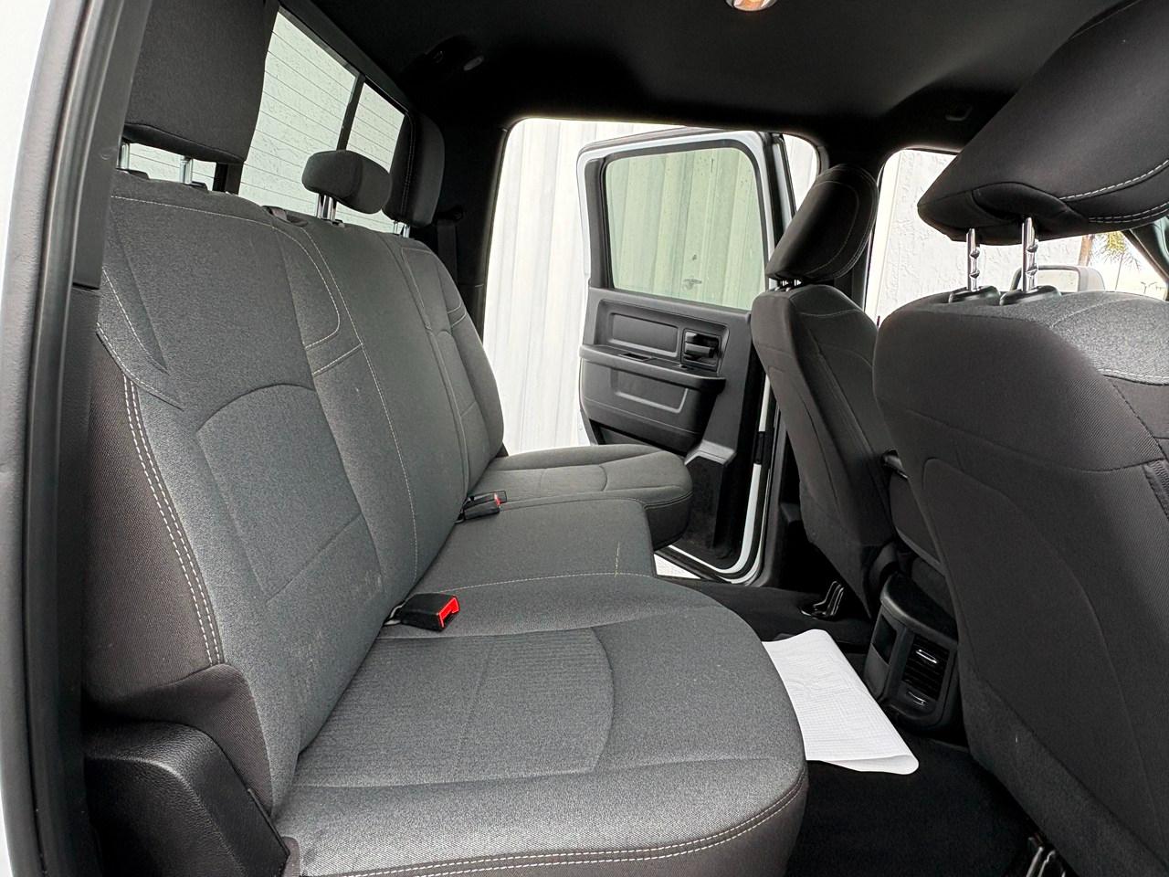 RAM 3500 Tradesman Crew Cab 4WD DRW 2024