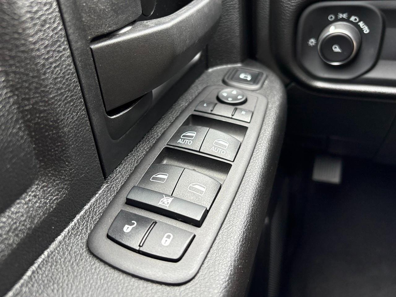 RAM 3500 Tradesman Crew Cab 4WD DRW 2024
