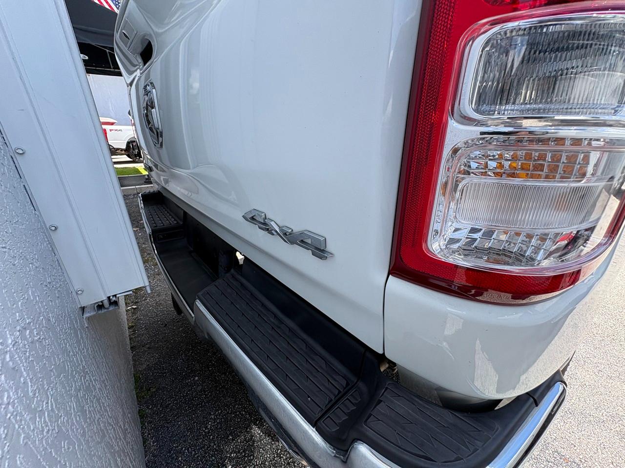 RAM 1500 Big Horn Crew Cab SWB 4WD 2021