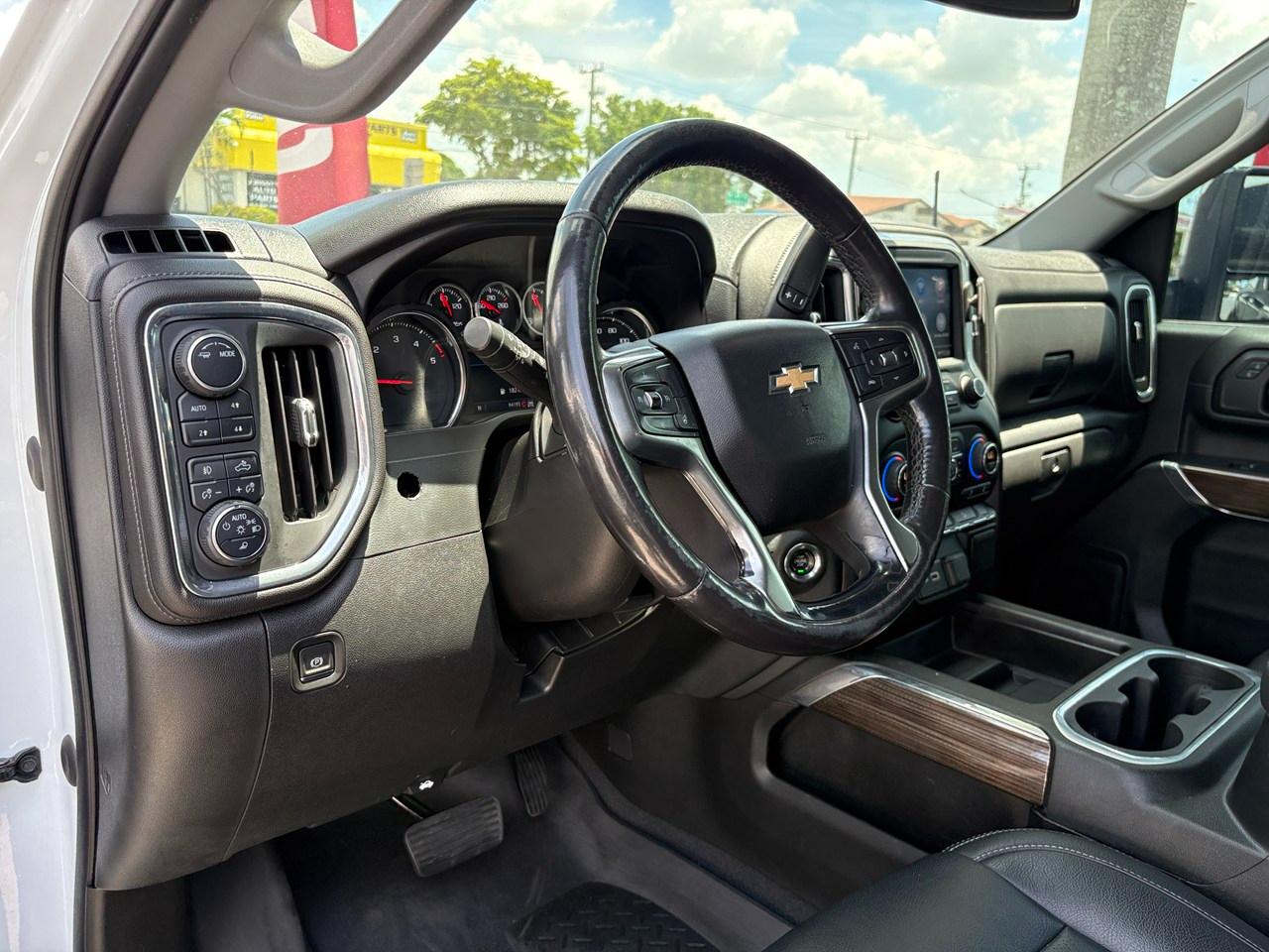 Chevrolet Silverado 2500HD LT Crew Cab Short Box 4WD 2021