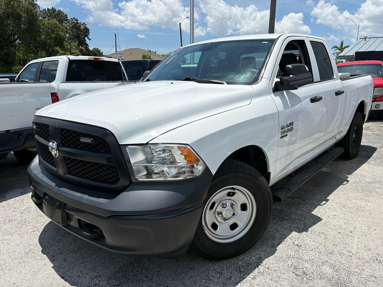 RAM 1500 Classic Tradesman Quad Cab 4WD 2022